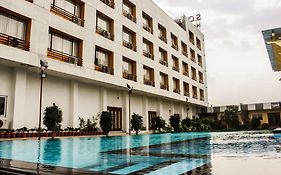 Solitaire Hotel And Resorts